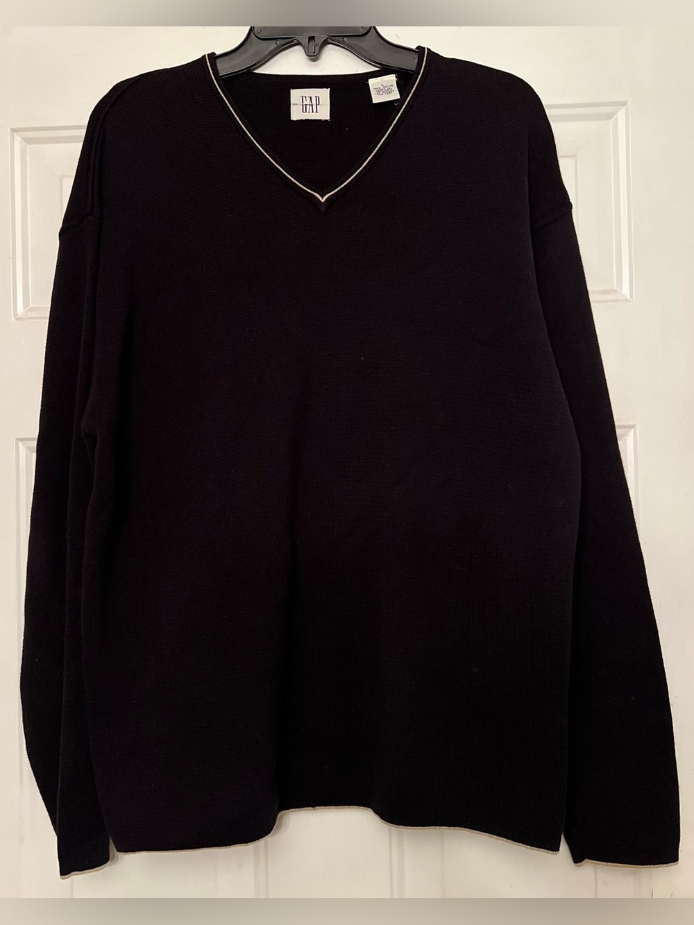 GAP Men’s Black V Neck Sweater - 100% Cotton - Classic Knit Pullover - XL - Picture 2 of 4